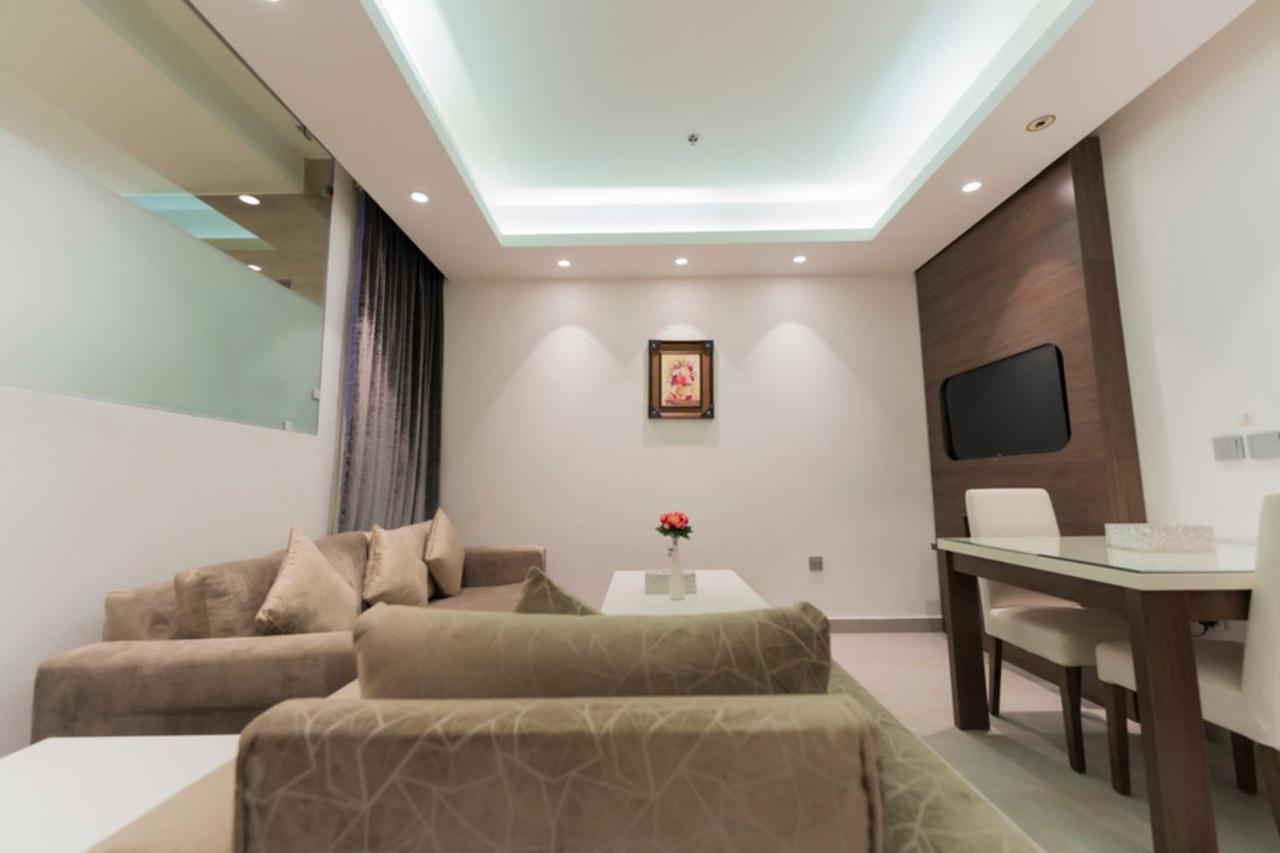 Riyadha Home Apartment ภายนอก รูปภาพ