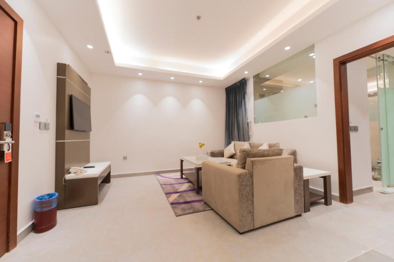 Riyadha Home Apartment ภายนอก รูปภาพ