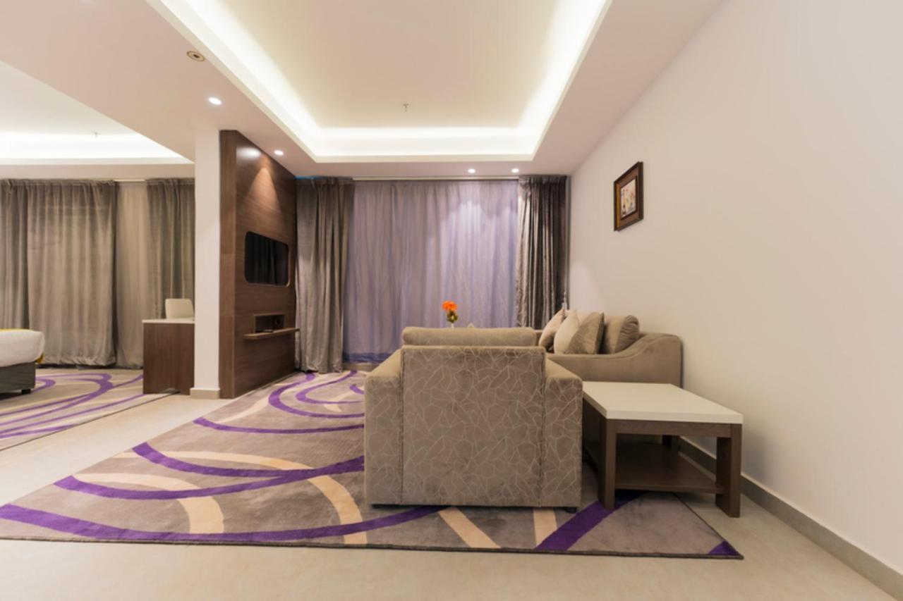 Riyadha Home Apartment ภายนอก รูปภาพ