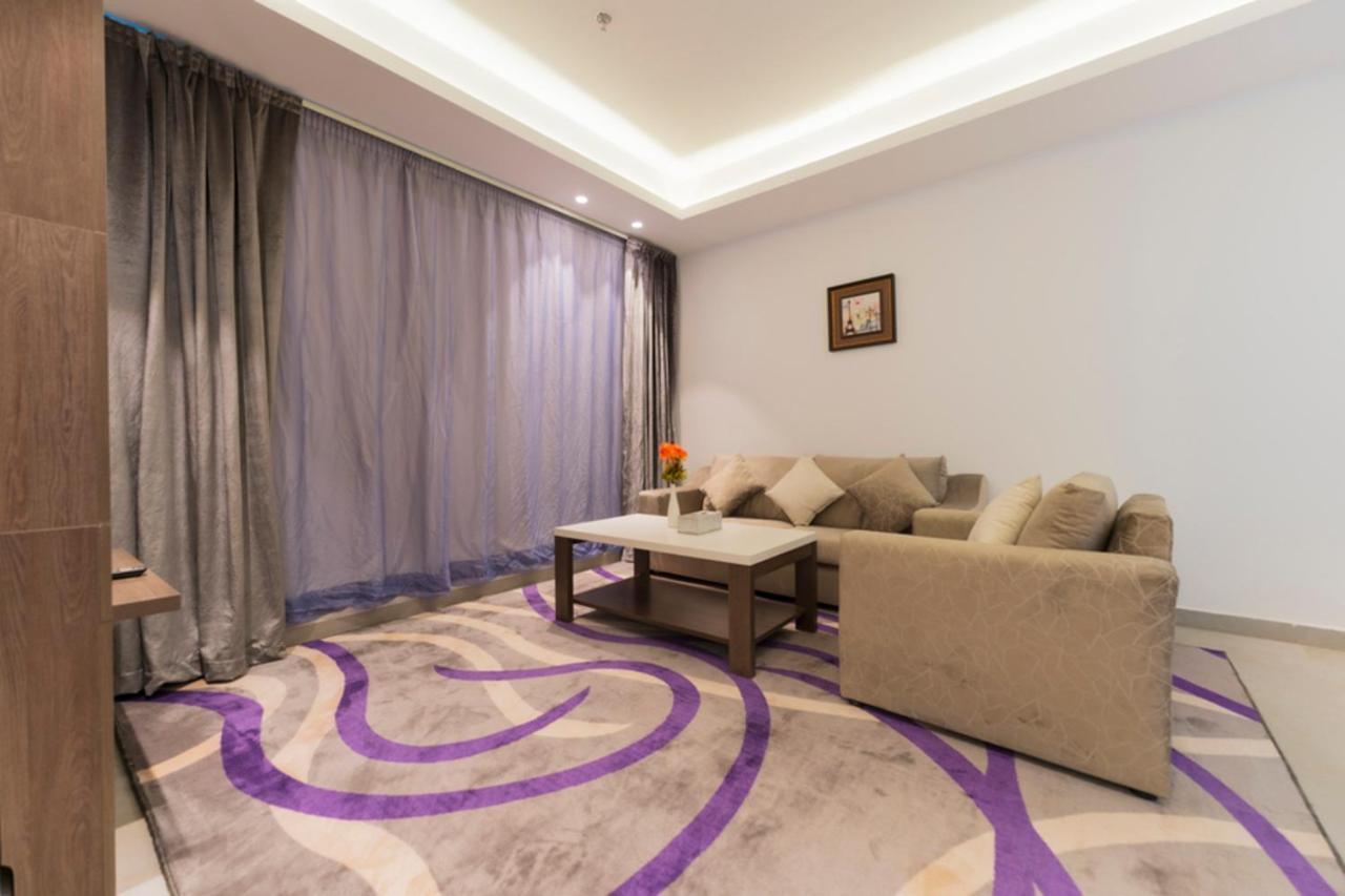 Riyadha Home Apartment ภายนอก รูปภาพ