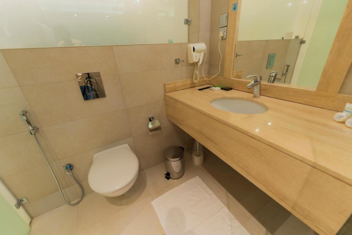 Riyadha Home Apartment ภายนอก รูปภาพ